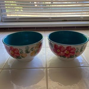 The Pioneer Women Vintage Floral 2-piece footed bowl set
